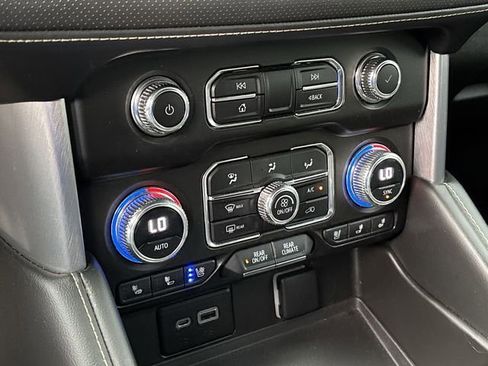 Used 2023 GMC Yukon SLT AWD/4WD image 20