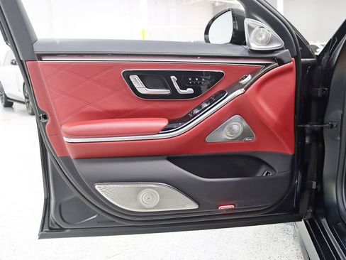 Used 2024 Mercedes-Benz S 63 AMG S image 43