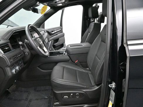 Used 2024 GMC Yukon Denali w/ Advanced Technology Package AWD/4WD image 15