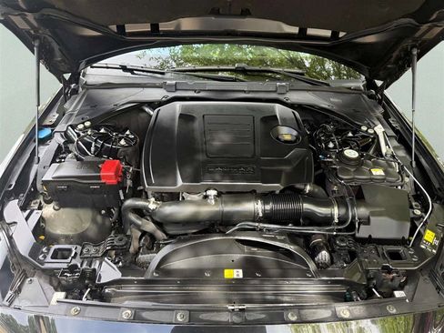 Used 2020 Jaguar XE S RWD image 21