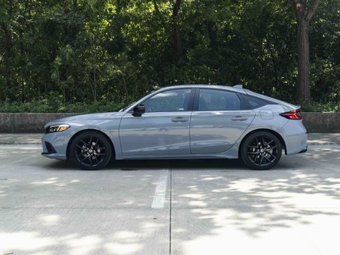 Used 2023 Honda Civic Sport image 6