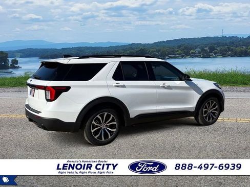 New 2026 Ford Explorer ST-Line image 3