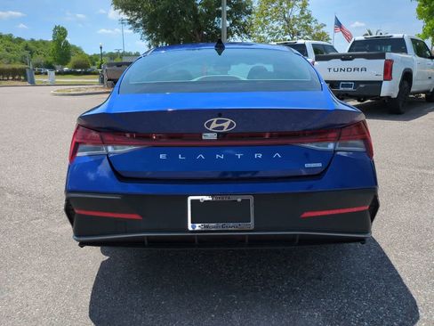 Used 2026 Hyundai Elantra Hybrid FWD image 5