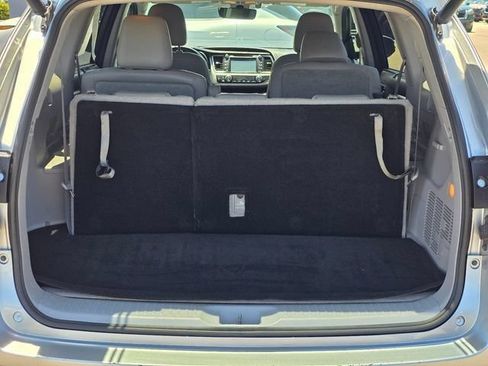 Used 2017 Toyota Highlander Limited Platinum FWD image 6