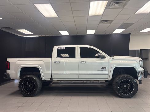 Used 2018 GMC Sierra 1500 SLT w/ SLT Preferred Package image 2