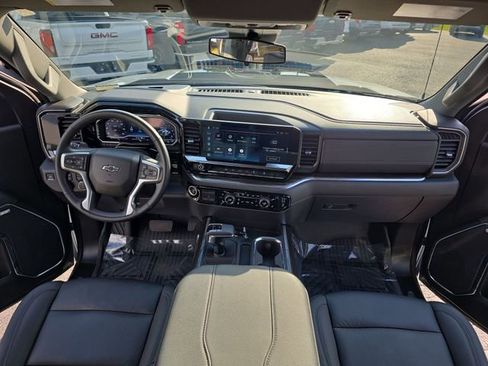Used 2025 Chevrolet Silverado 1500 LT Trail Boss w/ Convenience Package II AWD/4WD image 10