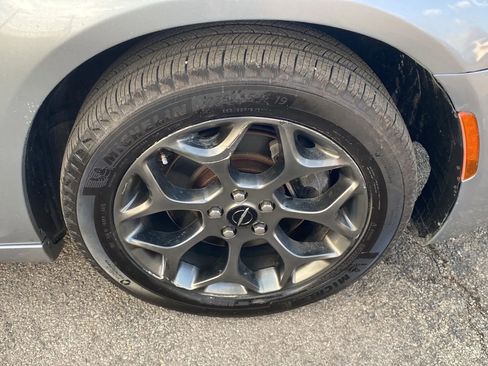 Used 2015 Chrysler 300 S image 13