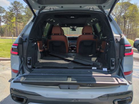 Certified 2023 BMW X7 xDrive40i w/ Executive Package image 33