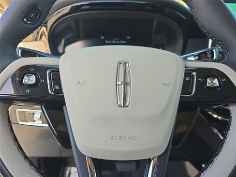 New 2026 Lincoln Corsair Premiere image 19