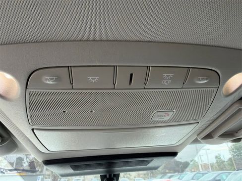 Used 2022 Nissan Armada SV w/ SV Appearance Package image 33