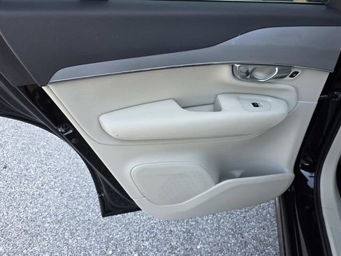 Used 2017 Volvo XC90 T6 Momentum w/ Vision Package AWD/4WD image 39