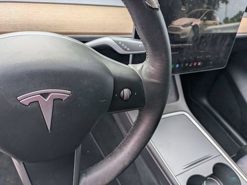 Used 2022 Tesla Model Y Long Range AWD/4WD image 16