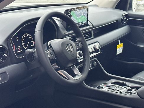 New 2025 Honda Pilot Touring image 15