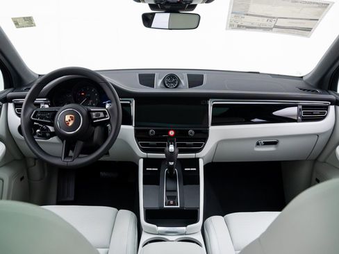 New 2026 Porsche Macan image 11