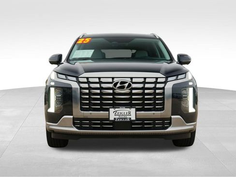 Used 2025 Hyundai Palisade Calligraphy image 2