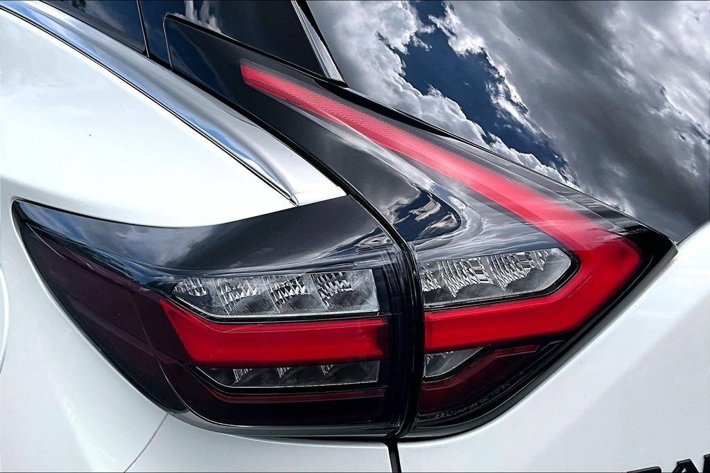 Used 2023 Nissan Murano SL AWD/4WD image 23
