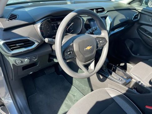 Used 2023 Chevrolet TrailBlazer LT w/ Convenience Package image 17