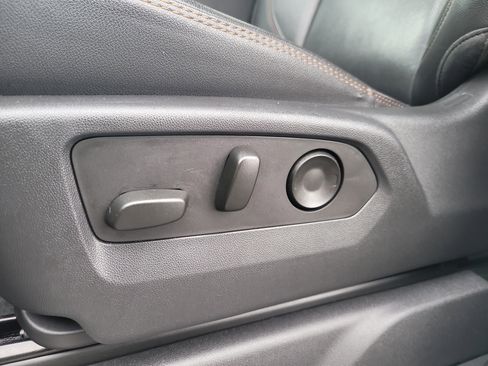 Used 2023 GMC Sierra 1500 AT4 w/ AT4 Premium Package image 19