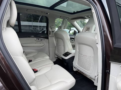 Used 2018 Volvo XC90 T6 Momentum w/ Convenience Package AWD/4WD image 15