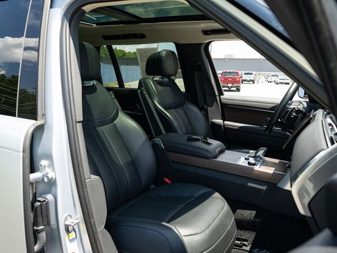 Used 2023 Land Rover Range Rover Long Wheelbase SE AWD/4WD image 44
