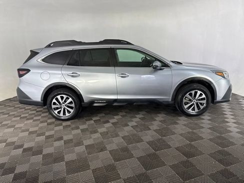 Used 2022 Subaru Outback Premium AWD/4WD image 5