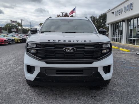 New 2025 Ford Expedition Platinum w/ Stealth Performance Package image 4