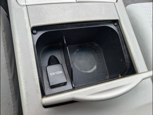 Used 2011 Toyota Camry LE FWD image 21
