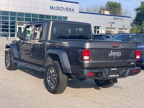 Used 2020 Jeep Gladiator Overland AWD/4WD image 4
