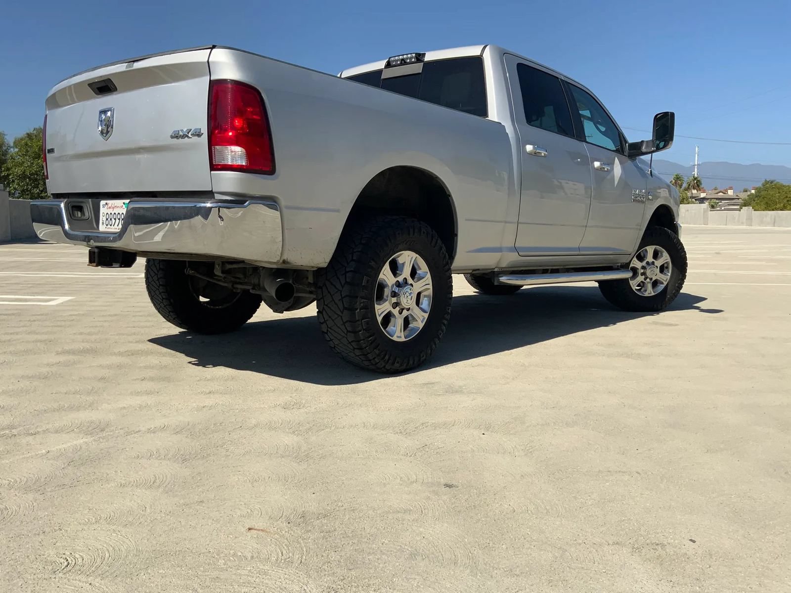 Used 2017 RAM 2500 SLT AWD/4WD image 2