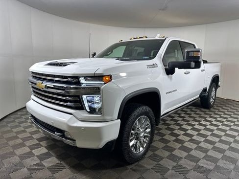 Used 2022 Chevrolet Silverado 2500 High Country w/ Z71 Off-Road Package image 7