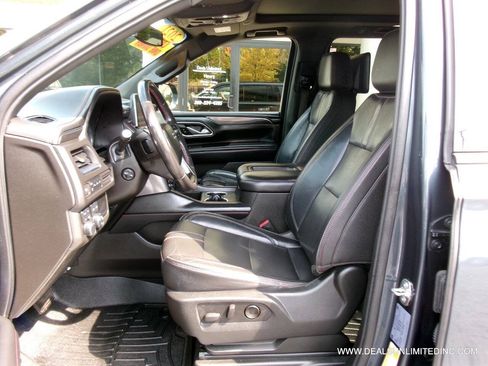 Used 2021 Chevrolet Suburban RST w/ Luxury Package AWD/4WD image 9