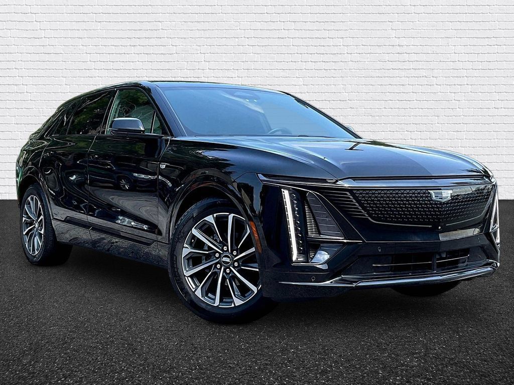 Used 2024 Cadillac Lyriq Sport w/ LPO, Floor Liner Package AWD/4WD image 3