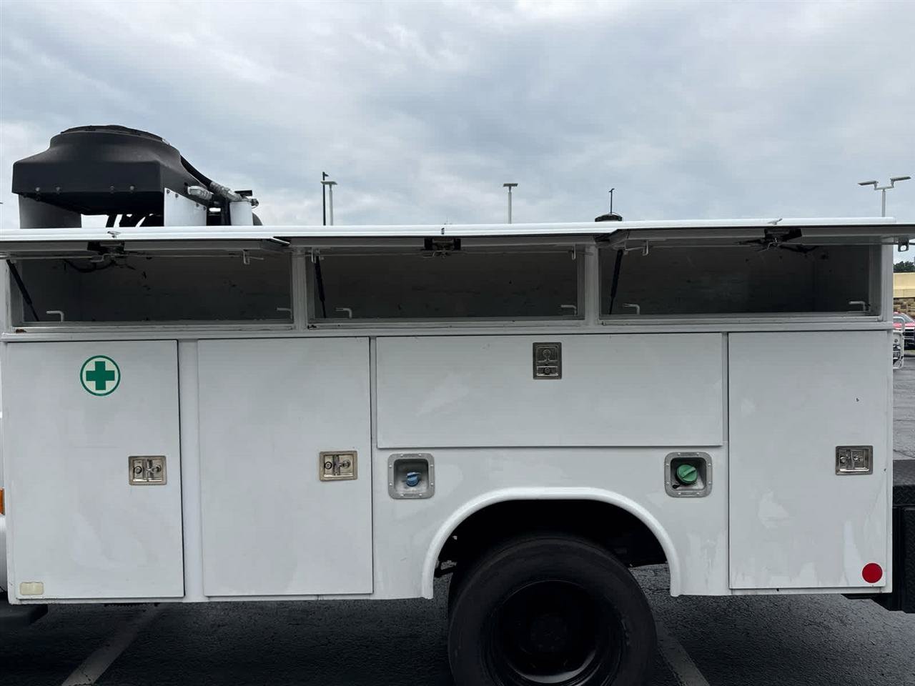 Used 2016 Ford F550 2WD Crew Cab Super Duty image 17