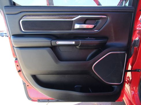 Used 2019 RAM 1500 Laramie image 37