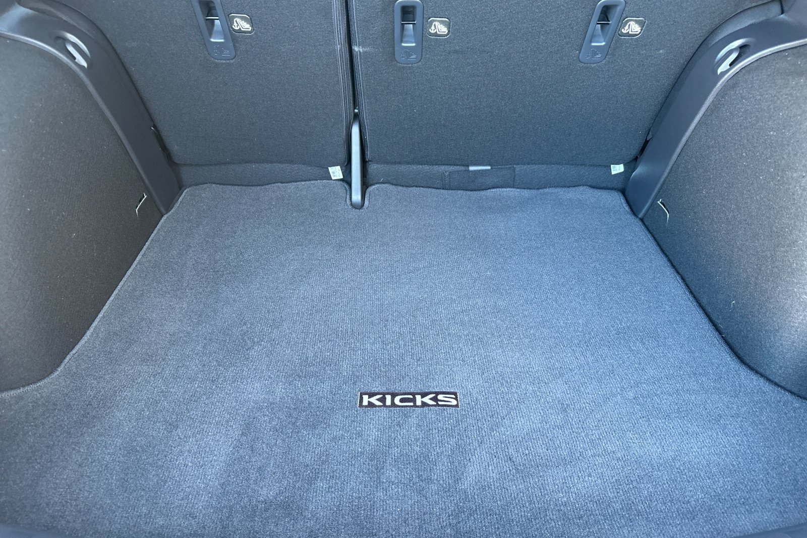 Used 2025 Nissan Kicks Play S FWD image 19