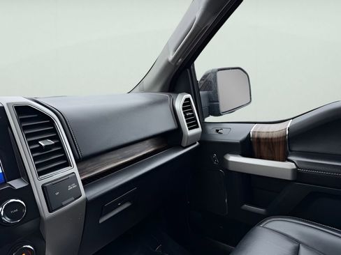 Used 2020 Ford F150 Lariat image 32