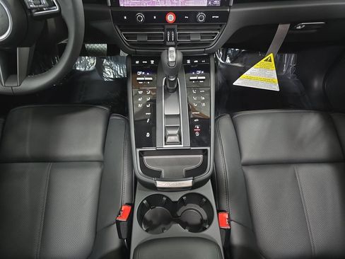 Certified 2026 Porsche Macan S AWD/4WD image 20