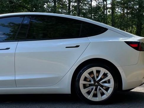 Used 2022 Tesla Model 3 Long Range AWD/4WD image 5
