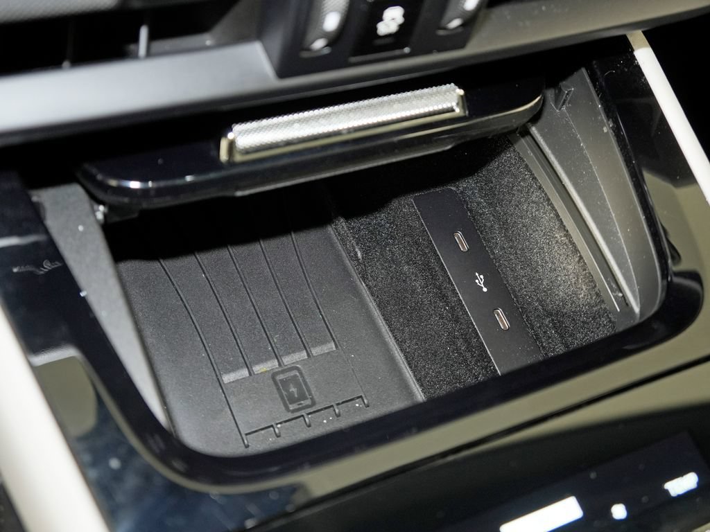 Certified 2024 Porsche Cayenne AWD/4WD image 36