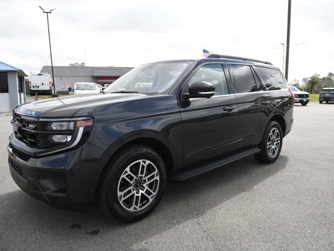 Used 2025 Ford Expedition Active image 9