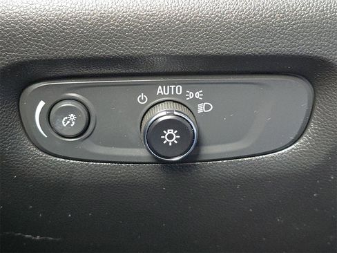 Certified 2023 Chevrolet Traverse LT image 23