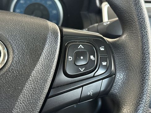 Used 2016 Toyota Camry LE FWD image 30