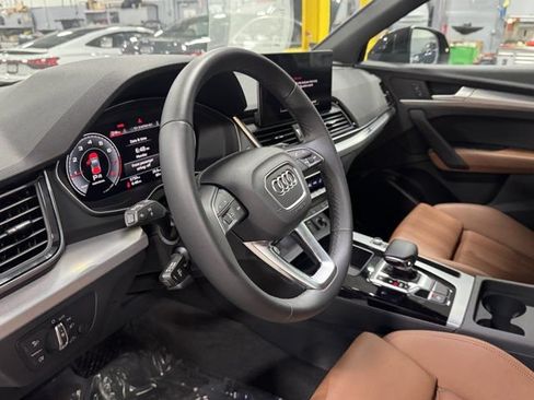 Used 2025 Audi Q5 2.0T Premium w/ Convenience Plus Package AWD/4WD image 26