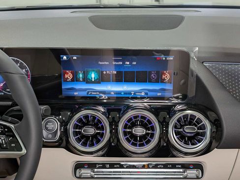 Used 2026 Mercedes-Benz GLA 250 4MATIC image 17