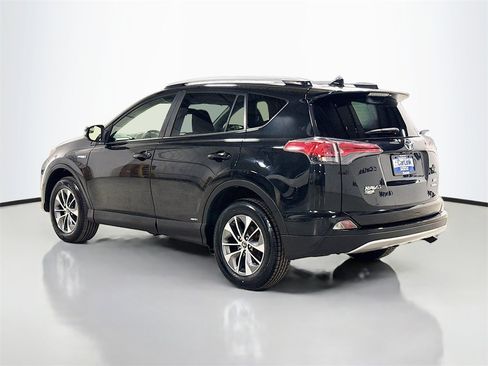 Used 2017 Toyota RAV4 XLE image 4