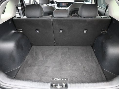 Used 2022 Kia Niro LX image 14