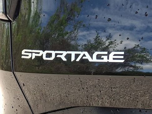 Used 2024 Kia Sportage LX FWD image 33