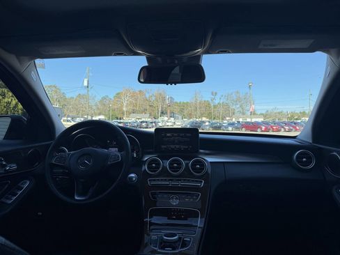 Used 2017 Mercedes-Benz C 300 Sedan image 9
