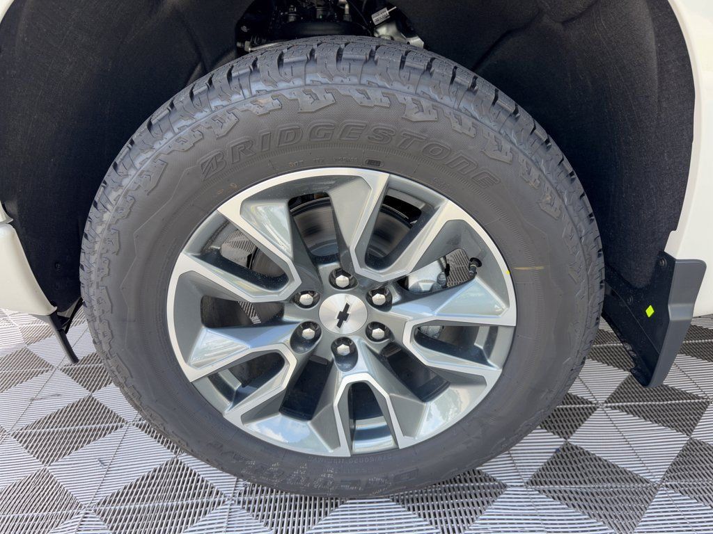 New 2026 Chevrolet Silverado 1500 RST w/ Convenience Package II AWD/4WD image 13