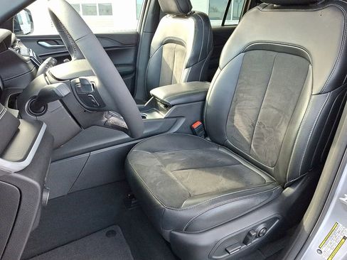 Used 2024 Jeep Grand Cherokee Altitude image 17